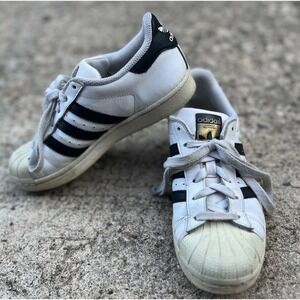 Adidas Superstar Sneakers, Size 5, Great‎ Condition